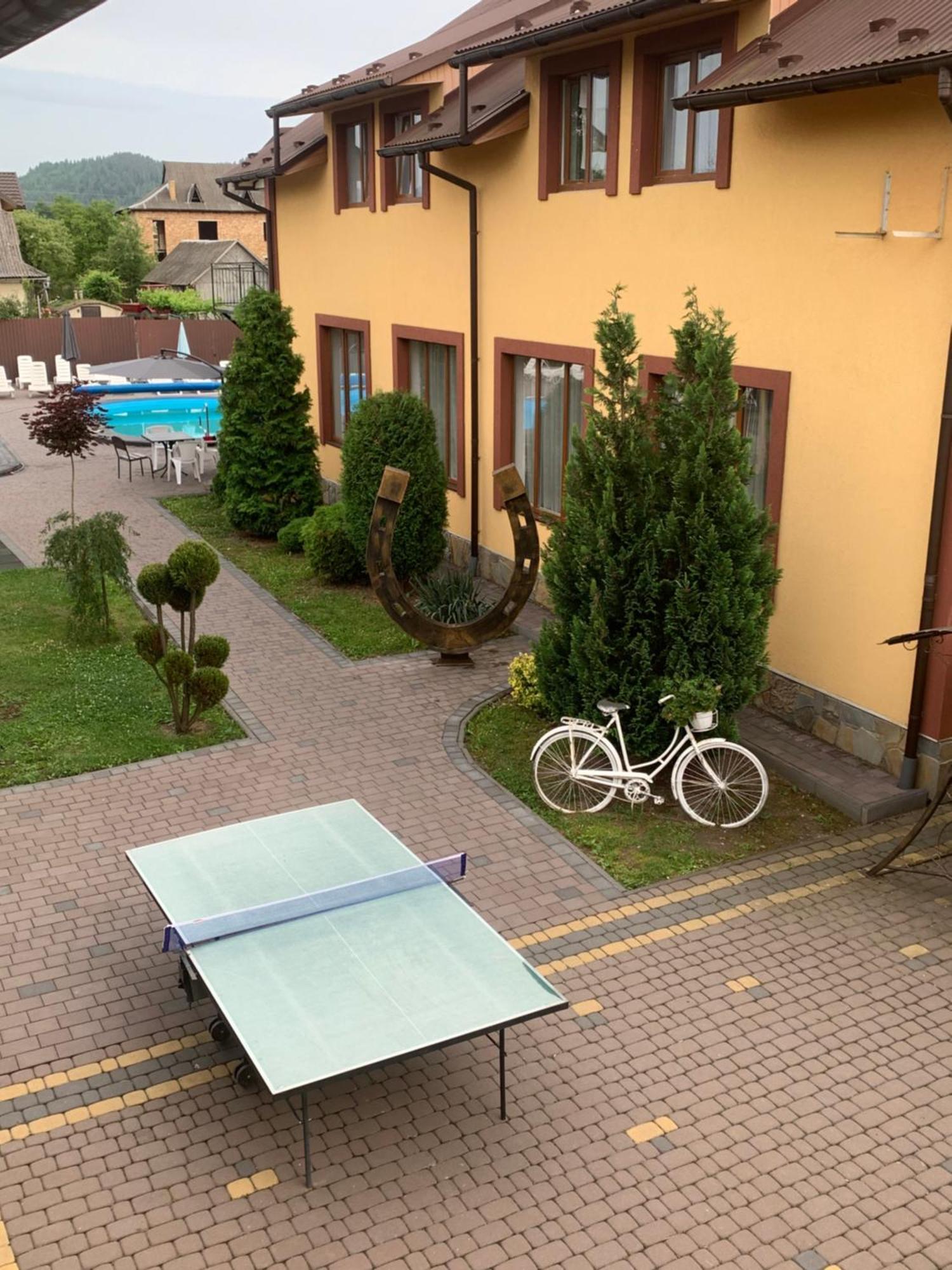 Sadyba Magnat Hotel Deliatyn Bagian luar foto