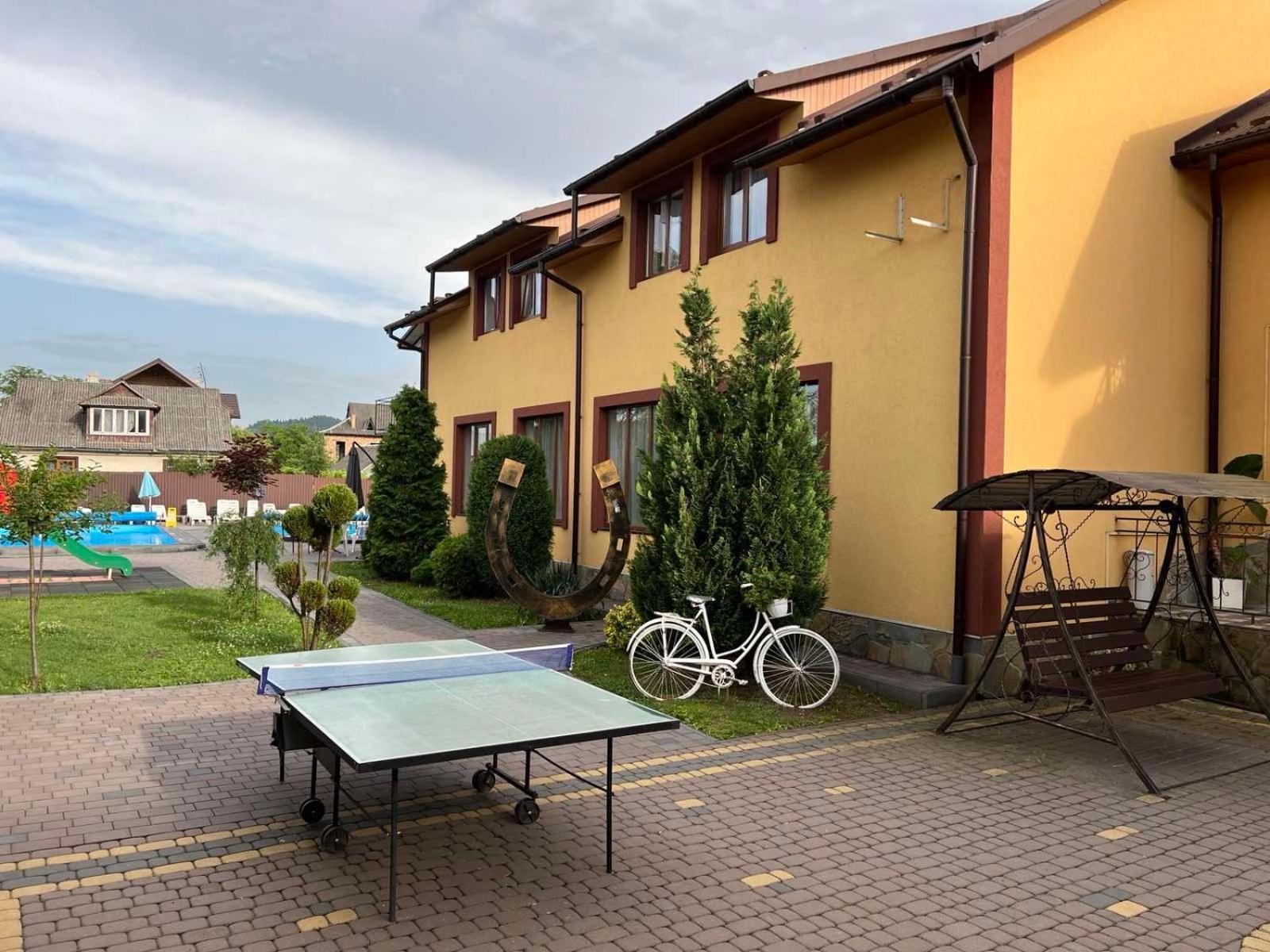Sadyba Magnat Hotel Deliatyn Bagian luar foto