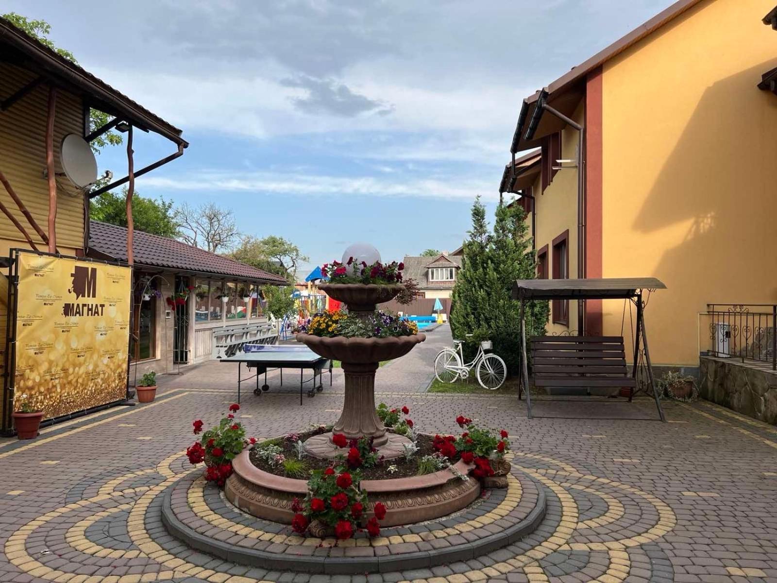 Sadyba Magnat Hotel Deliatyn Bagian luar foto